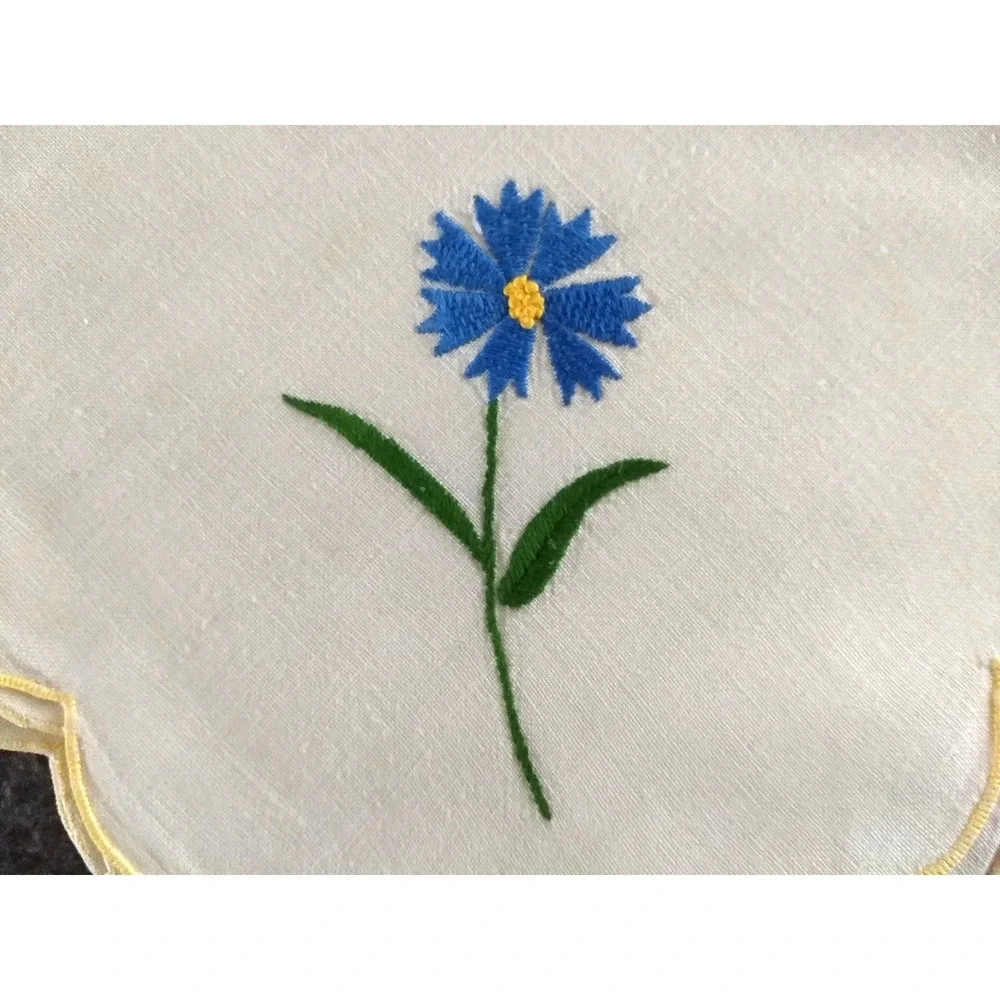 Vintage Hand Embroidered‎ Cloth Dinner Napkins Set/12 Floral Scalloped Edge NEW